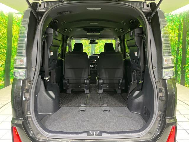 Toyota VOXY 2018-03 8276711-10