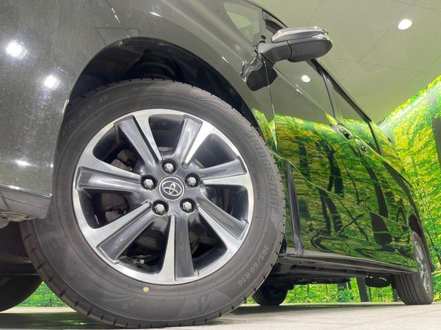 Toyota VOXY 2018-03 8276711-13