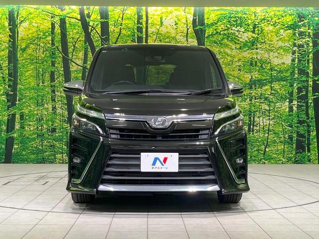 Toyota VOXY 2018-03 8276711-14