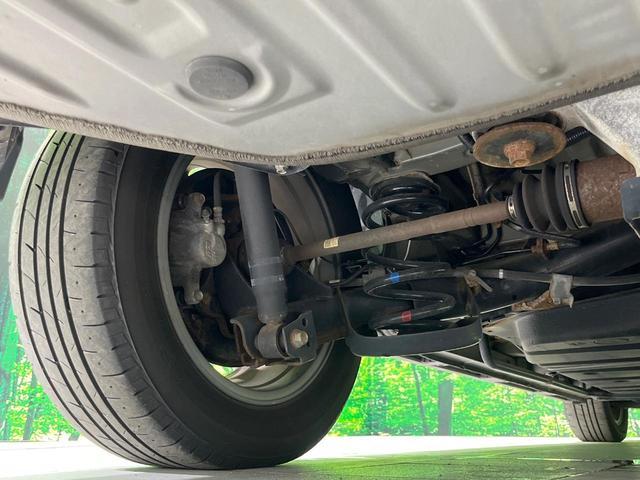 Toyota VOXY 2018-03 8276711-19