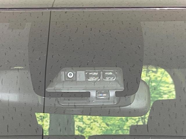 Toyota VOXY 2018-03 8276711-2