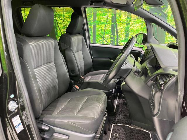 Toyota VOXY 2018-03 8276711-7
