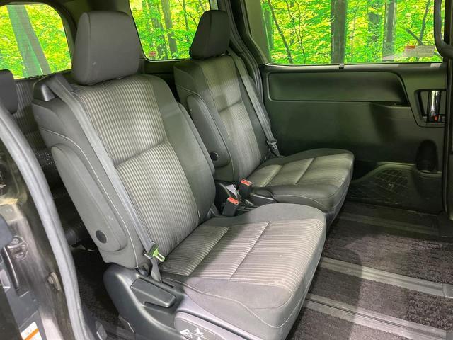 Toyota VOXY 2018-03 8276711-8