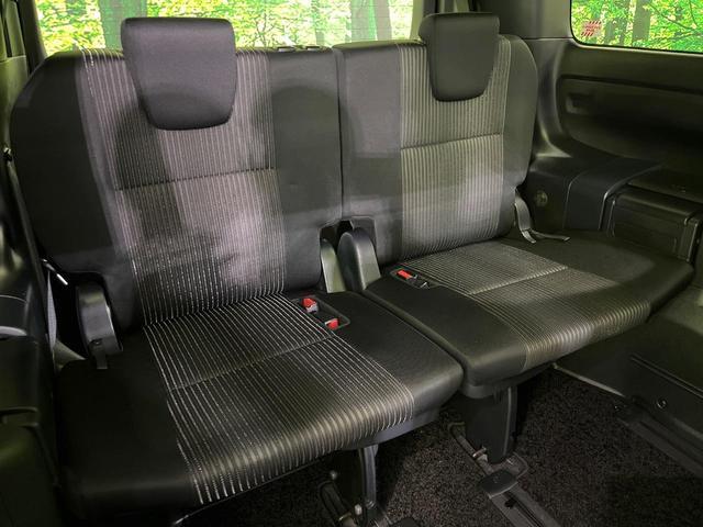 Toyota VOXY 2018-03 8276711-9