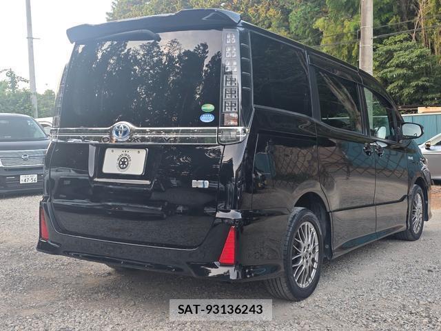 Toyota VOXY 2016-03 8276731-6