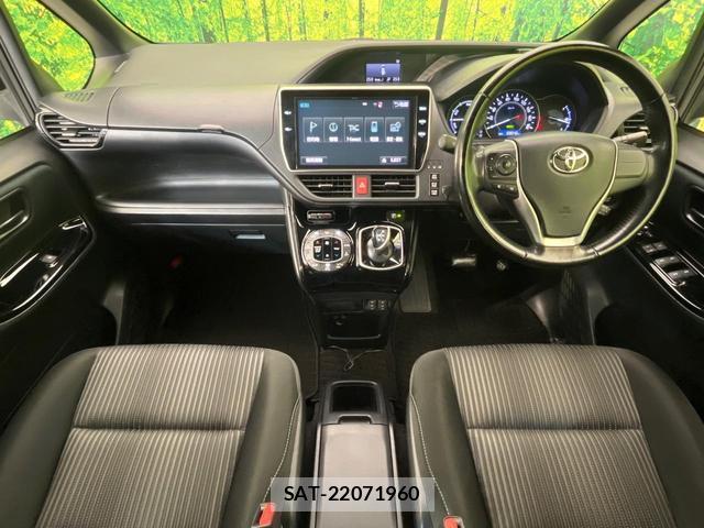 Toyota VOXY 2017-10 8276765-1
