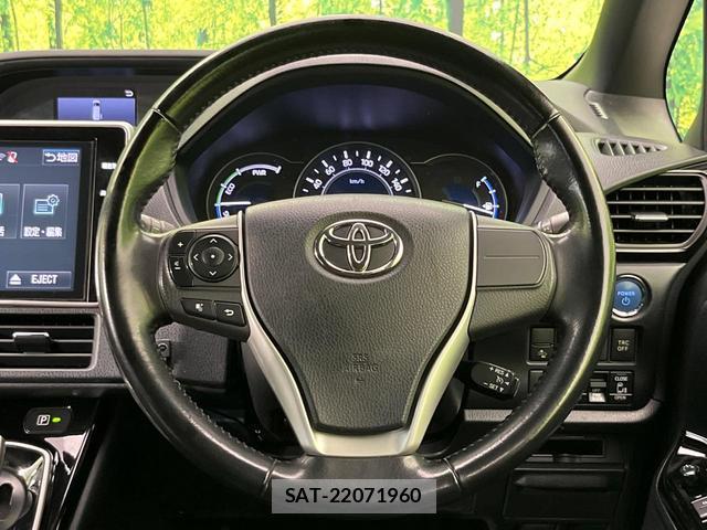 Toyota VOXY 2017-10 8276765-11