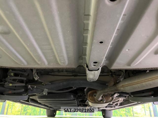 Toyota VOXY 2017-10 8276765-18