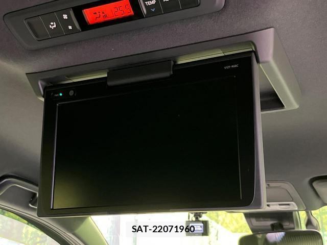 Toyota VOXY 2017-10 8276765-3