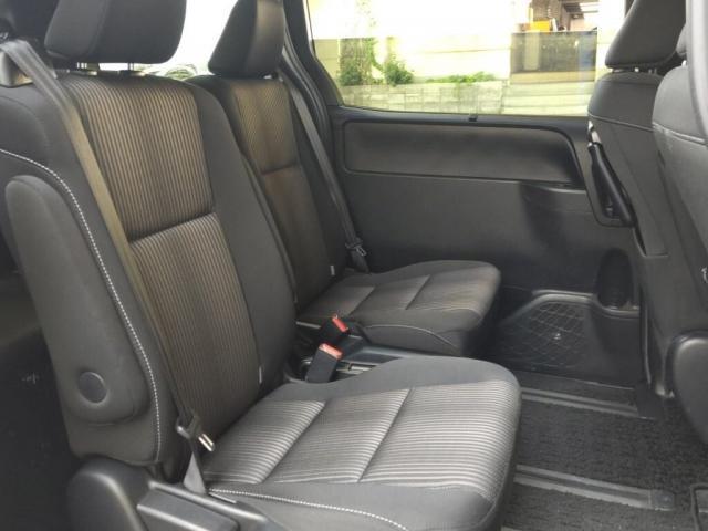Toyota VOXY 2018-03 8276960-3