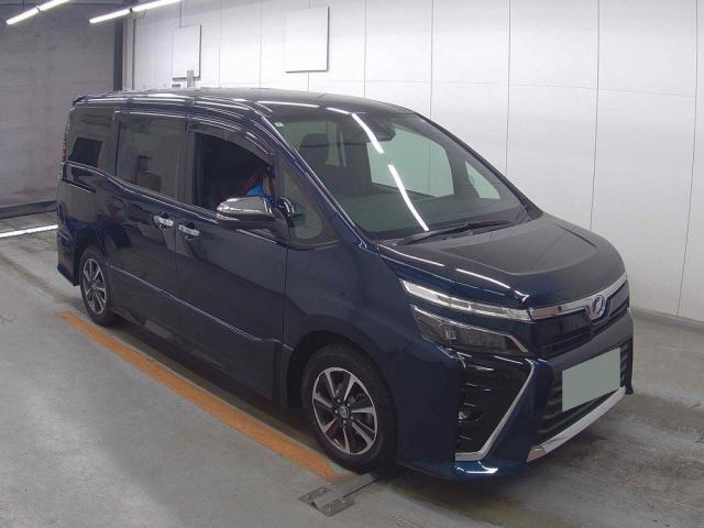 Toyota VOXY 2018-03 8276960-4