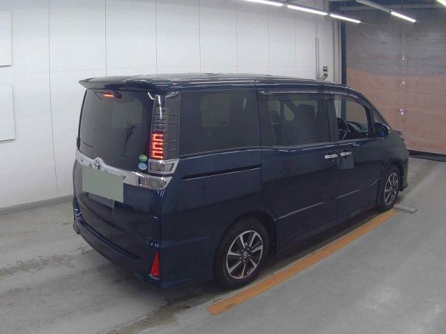 Toyota VOXY 2018-03 8276960-5