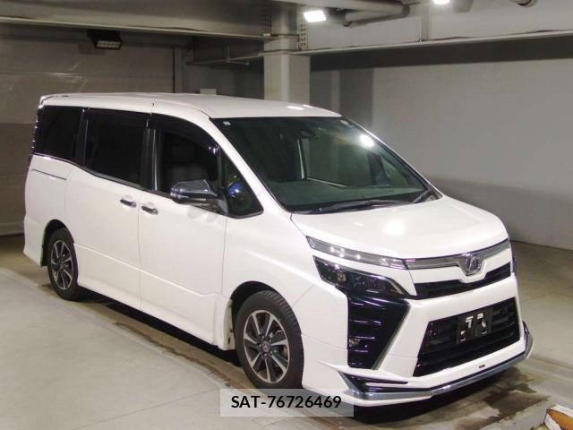 Toyota VOXY 2019-07 8277018-0