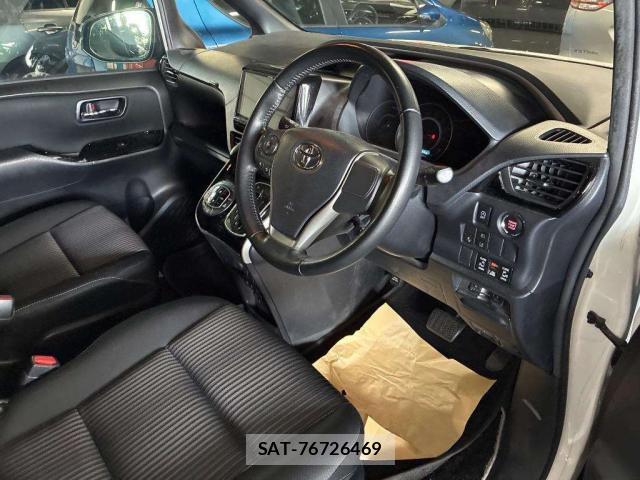 Toyota VOXY 2019-07 8277018-2