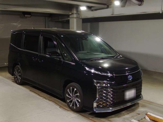 Toyota VOXY 2023-02 8277022-0