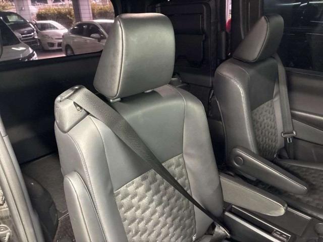 Toyota VOXY 2023-02 8277022-4