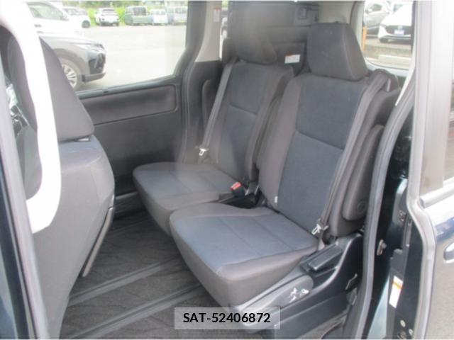 Toyota VOXY 2019-06 8277031-3