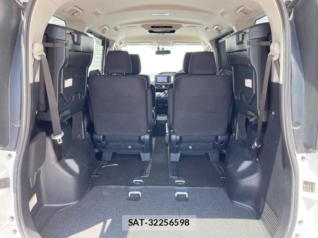 Toyota VOXY 2015-07 8277135-11