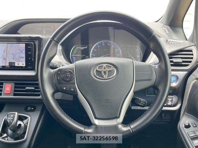 Toyota VOXY 2015-07 8277135-12