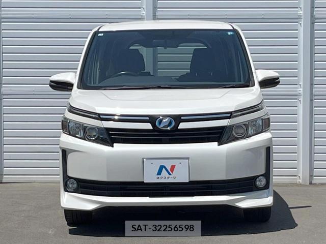 Toyota VOXY 2015-07 8277135-15
