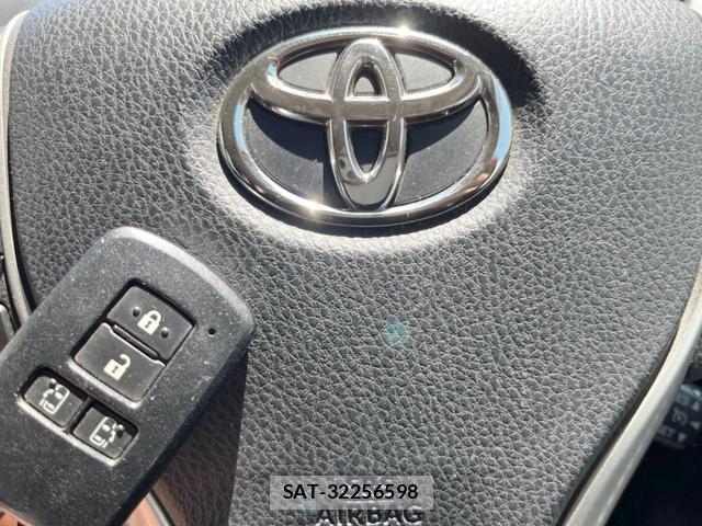 Toyota VOXY 2015-07 8277135-7