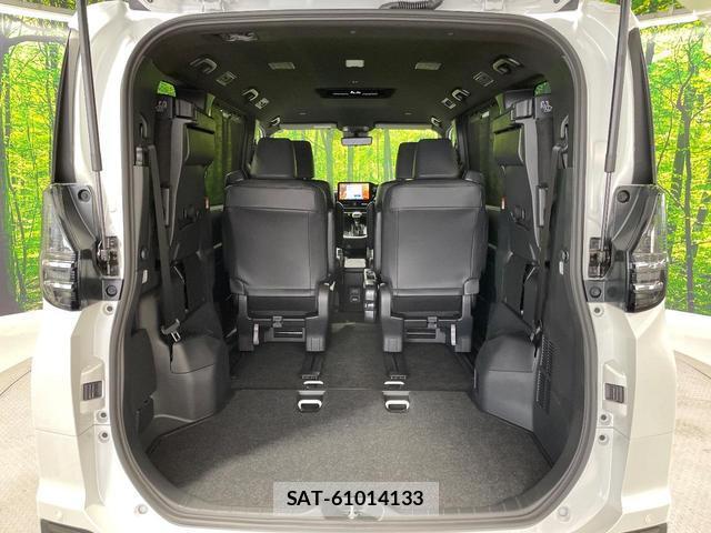 Toyota VOXY 2026-06 8277275-11