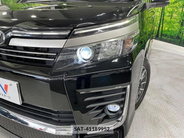 Toyota VOXY 2016-11 8277282-13