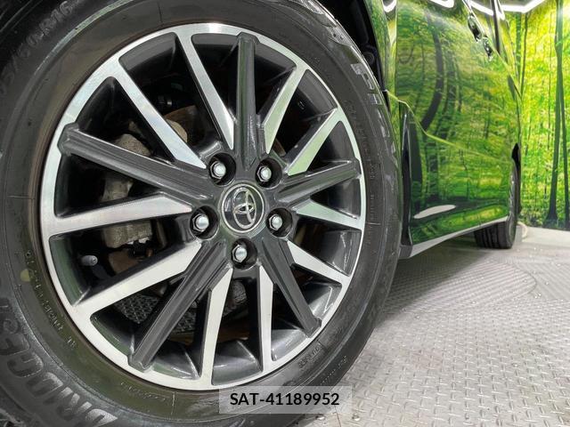 Toyota VOXY 2016-11 8277282-14