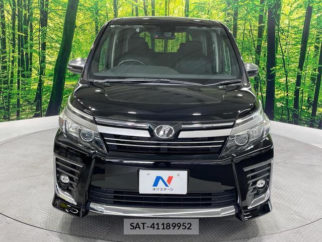 Toyota VOXY 2016-11 8277282-15