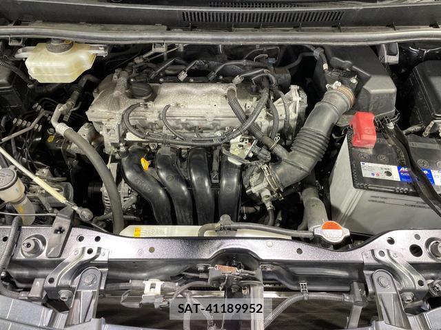 Toyota VOXY 2016-11 8277282-18