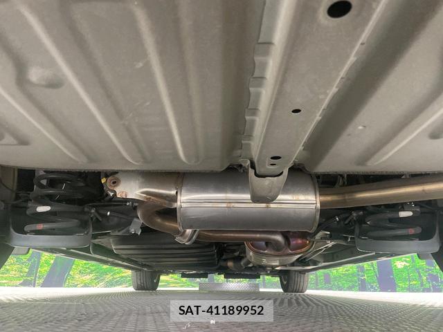 Toyota VOXY 2016-11 8277282-19