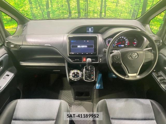 Toyota VOXY 2016-11 8277282-3