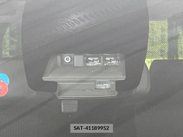 Toyota VOXY 2016-11 8277282-6