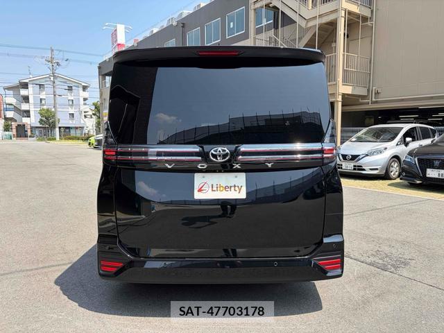 Toyota VOXY 2023-10 8277300-14