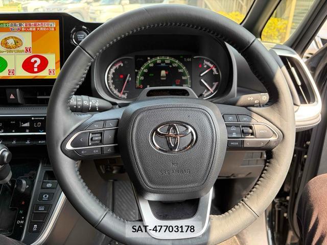 Toyota VOXY 2023-10 8277300-2