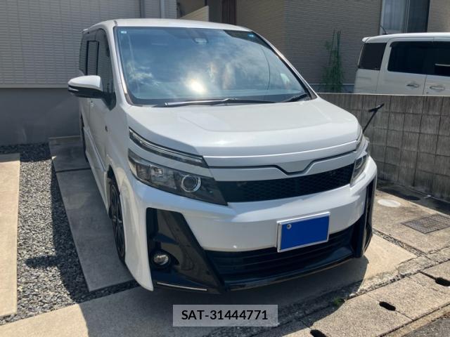 Toyota VOXY 2017-02 8277314-0