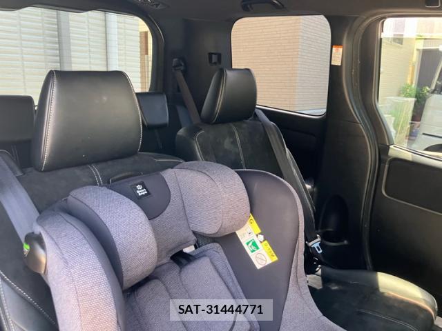 Toyota VOXY 2017-02 8277314-7