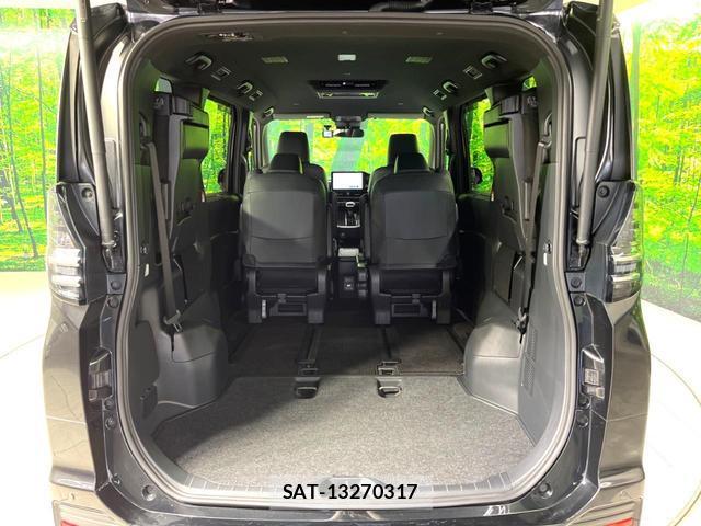 Toyota VOXY 2023-09 8277401-11