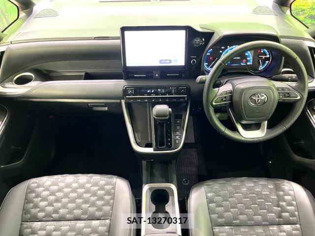 Toyota VOXY 2023-09 8277401-2