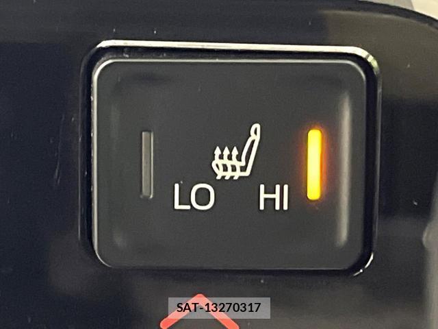 Toyota VOXY 2023-09 8277401-5