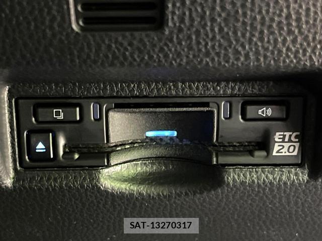 Toyota VOXY 2023-09 8277401-6