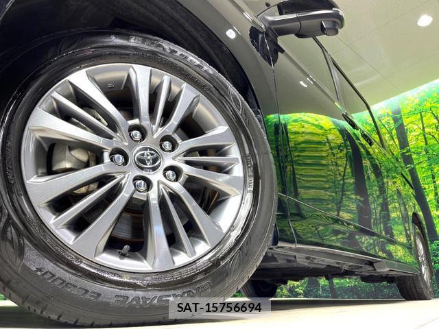 Toyota VOXY 2023-06 8277404-13