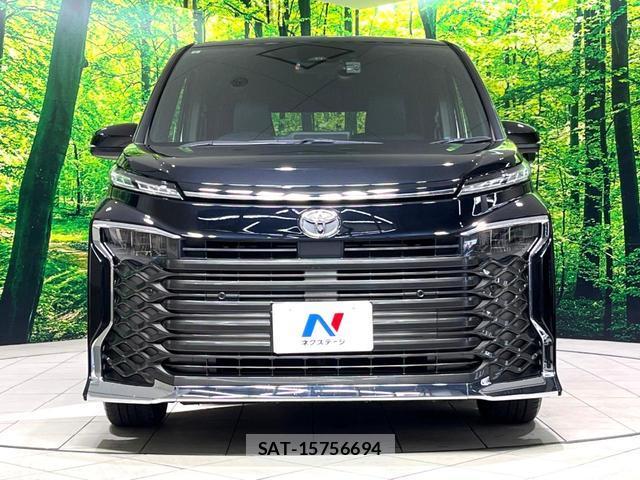 Toyota VOXY 2023-06 8277404-14