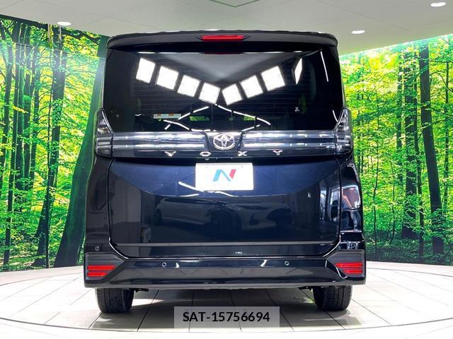 Toyota VOXY 2023-06 8277404-15