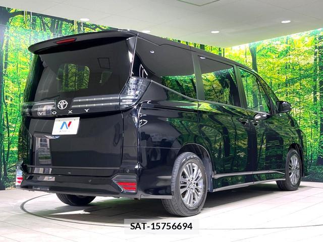 Toyota VOXY 2023-06 8277404-17