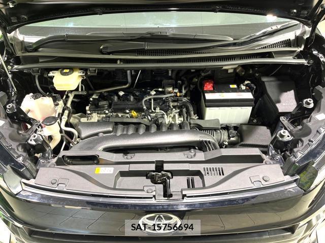 Toyota VOXY 2023-06 8277404-18