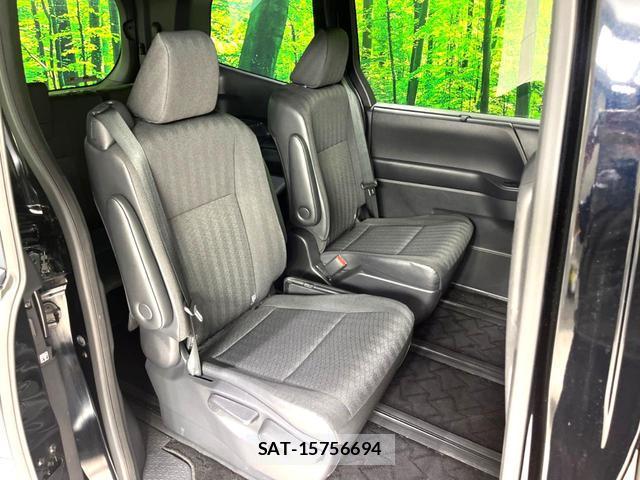 Toyota VOXY 2023-06 8277404-8