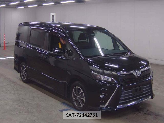 Toyota VOXY 2018-01 8277431-0