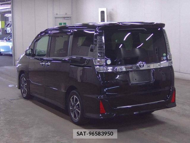 Toyota VOXY 2019-04 8277433-1
