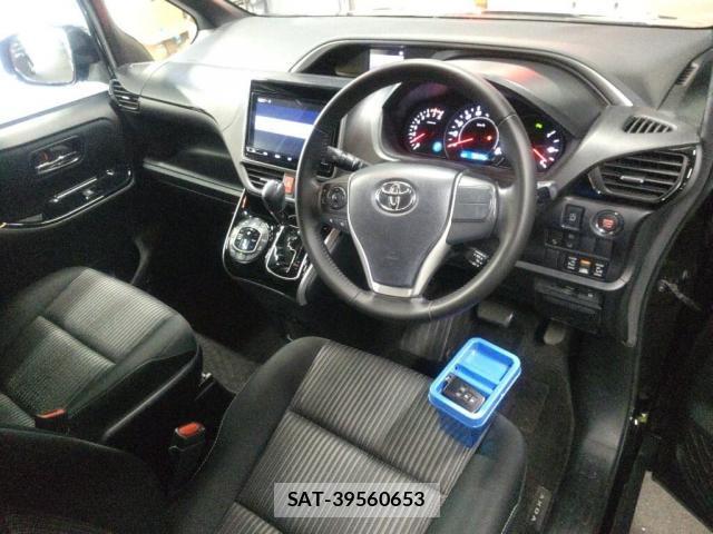 Toyota VOXY 2019-07 8277441-2